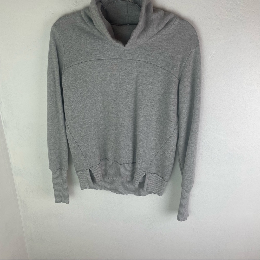 ALO Yoga Gray Turtleneck Sweater